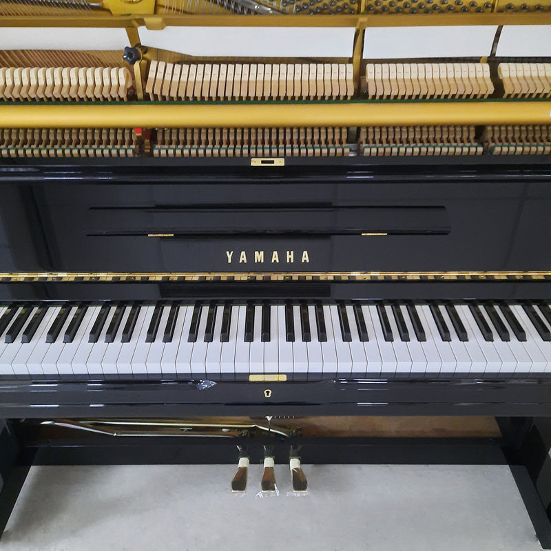 Yamaha U3