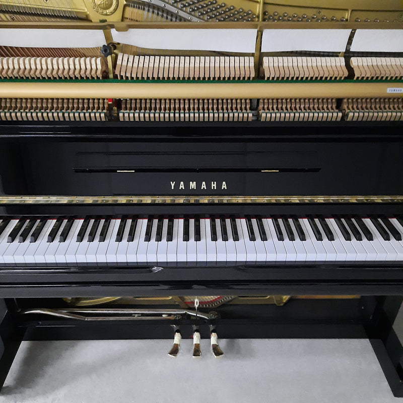 Yamaha U30A