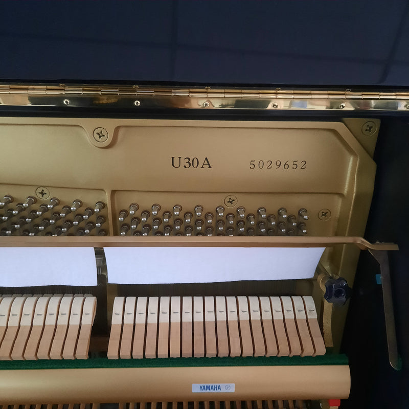 Yamaha U30A