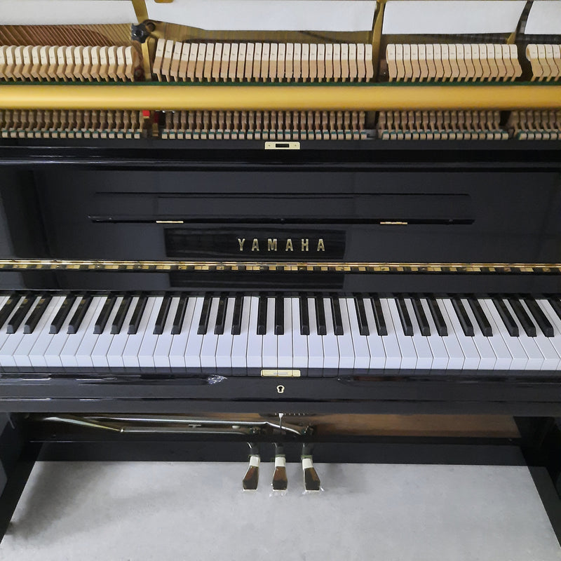 Yamaha U3