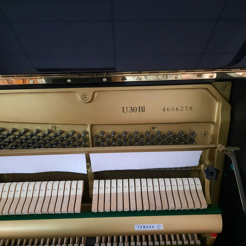 Yamaha U30BL