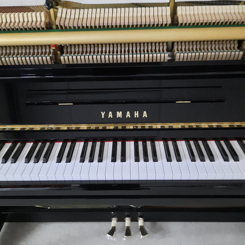 Yamaha U30BL