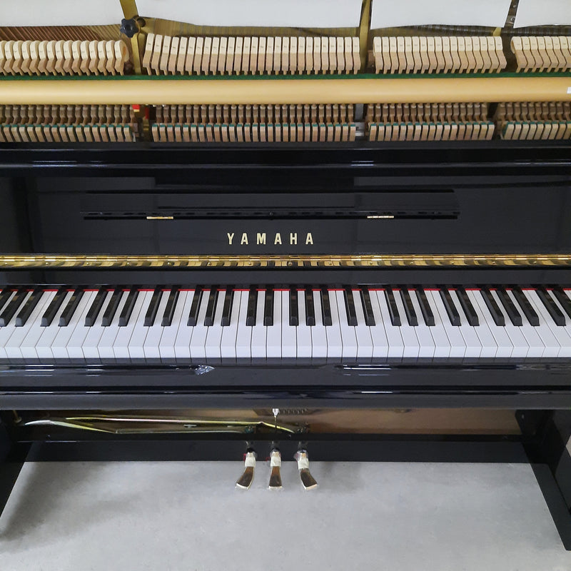 Yamaha U30A