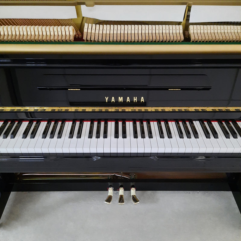 Yamaha U100