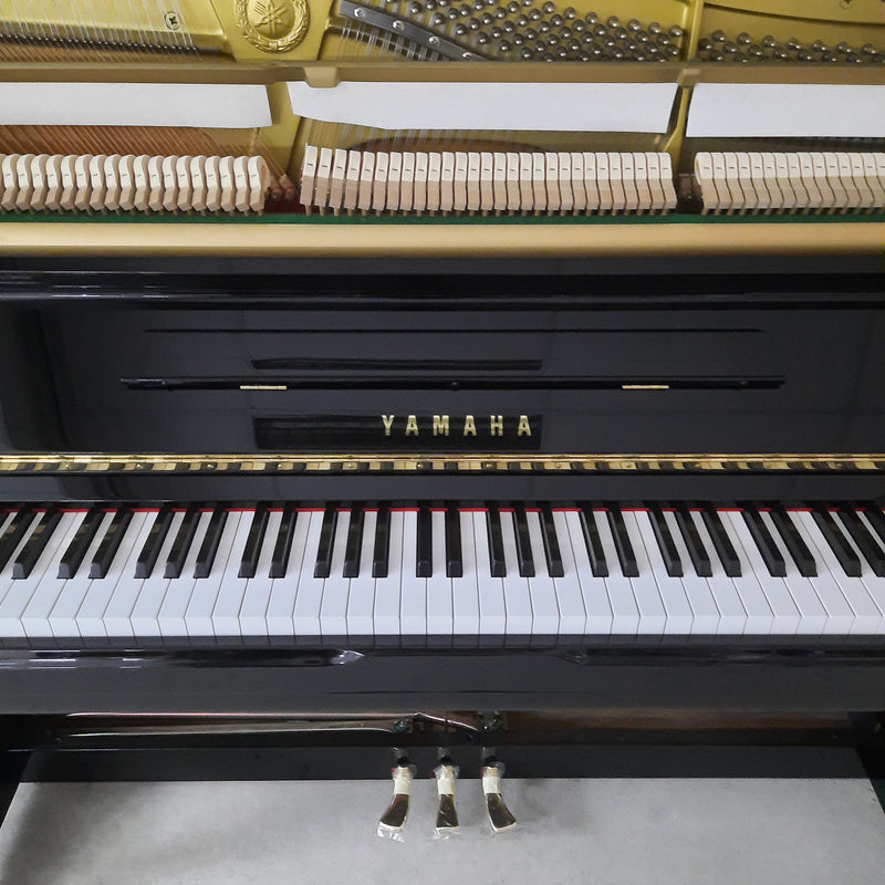 Yamaha U100