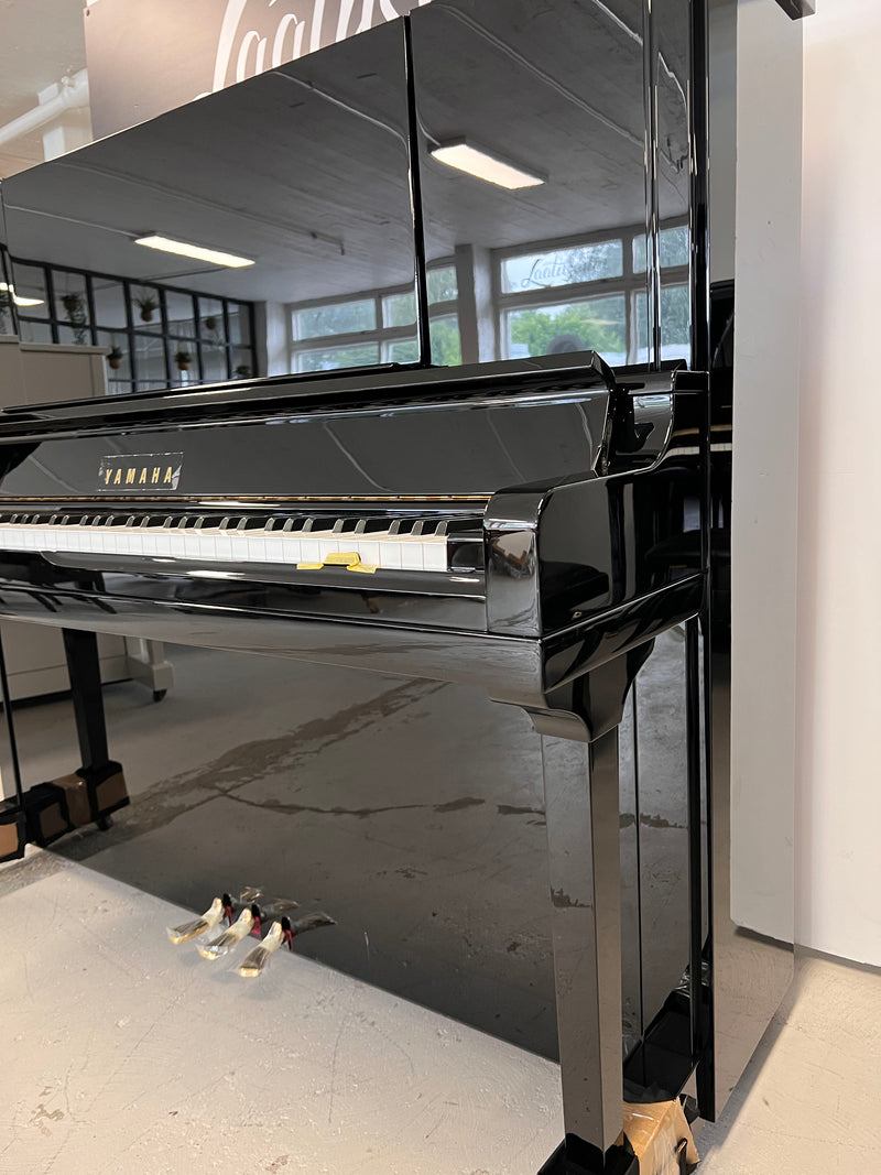 Yamaha UX30BL