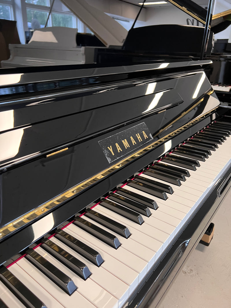 Yamaha U300
