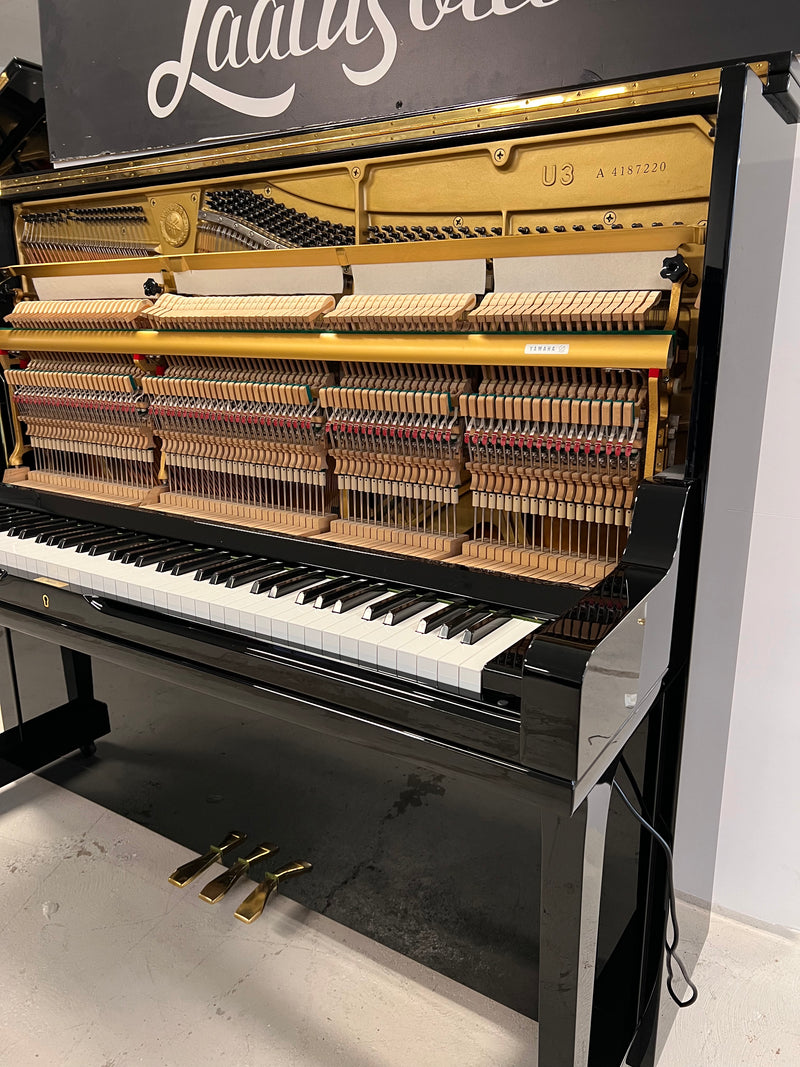 Yamaha U3