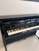 Yamaha CLP-585, käytetty digitaalipiano