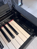 Yamaha CLP-585, käytetty digitaalipiano
