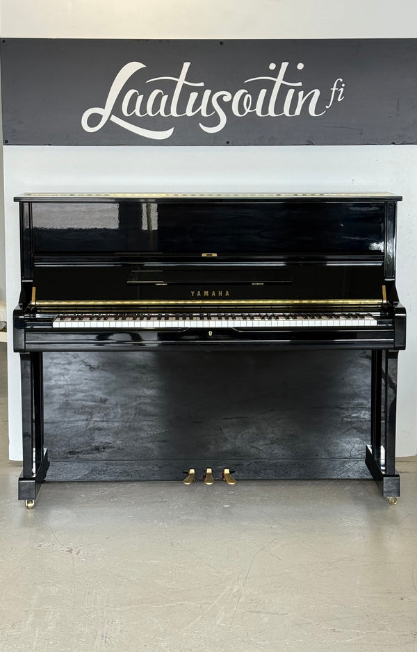 Yamaha U1