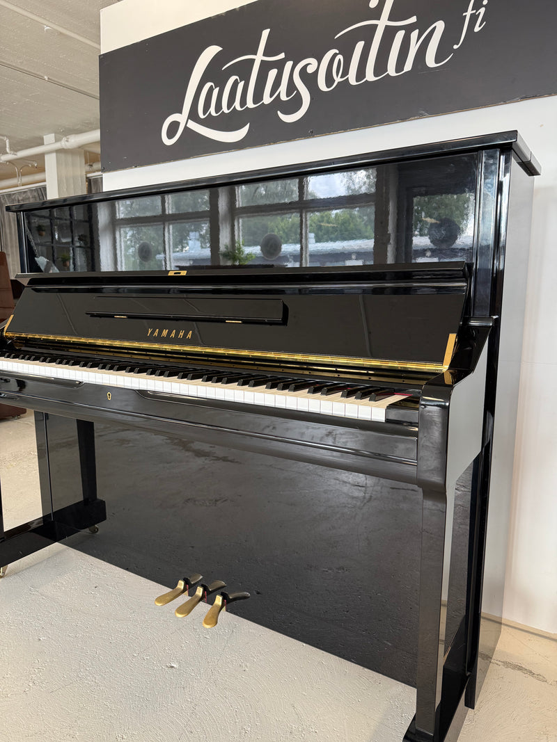 Yamaha U1