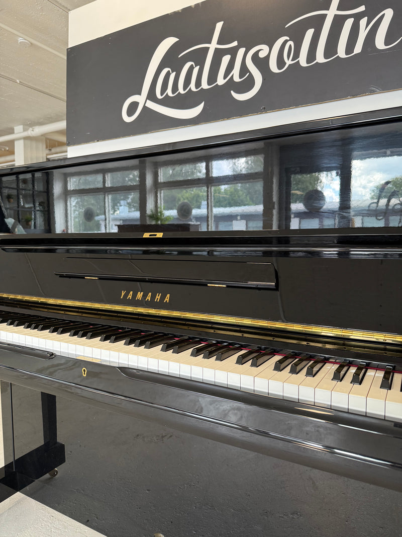 Yamaha U1