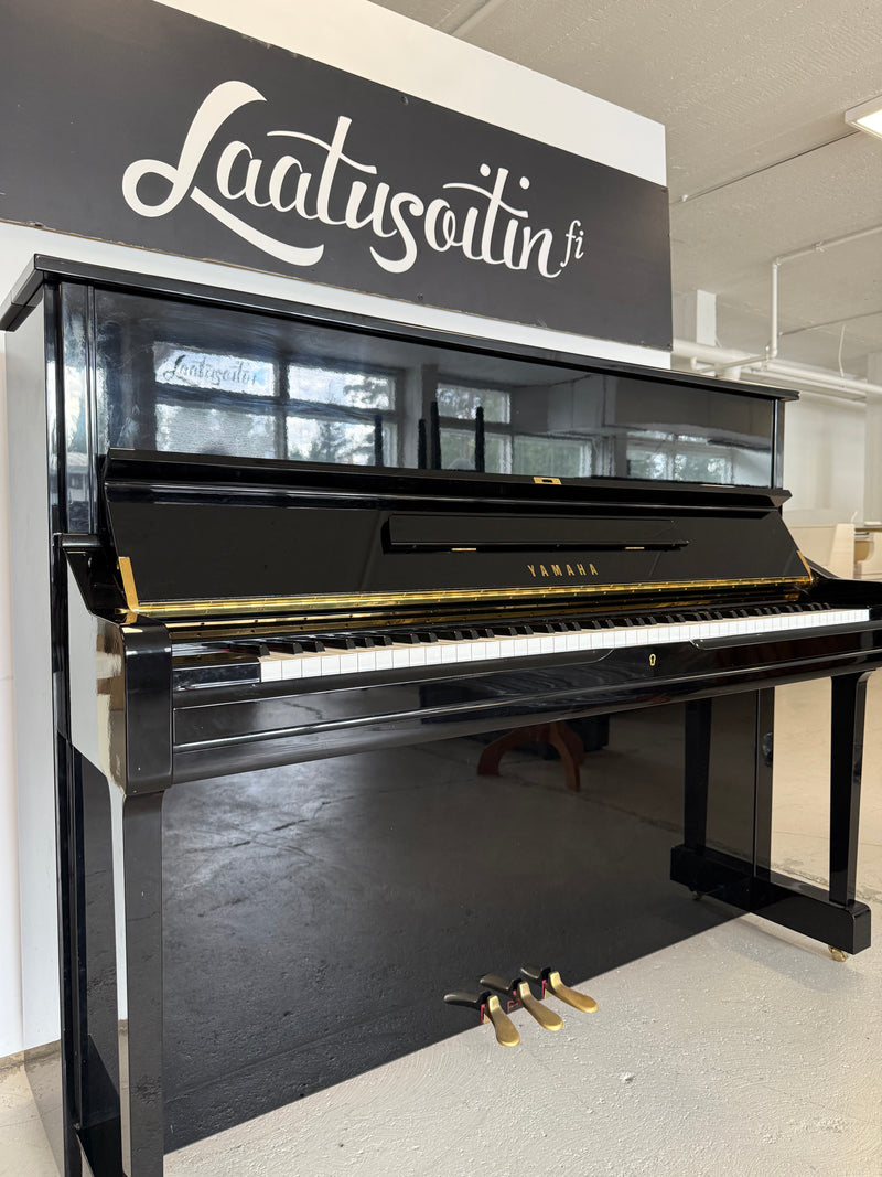 Yamaha U1