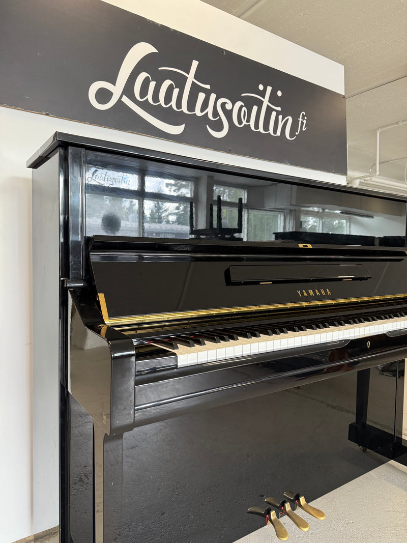 Yamaha U1