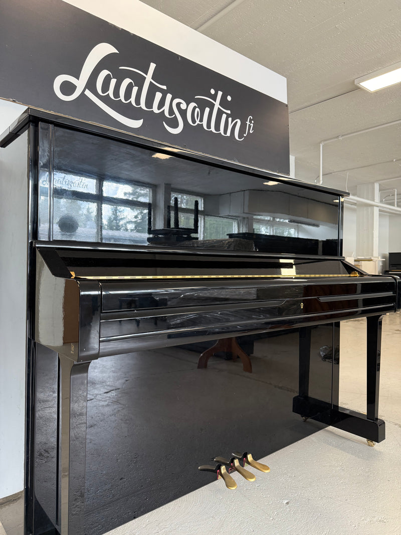 Yamaha U1