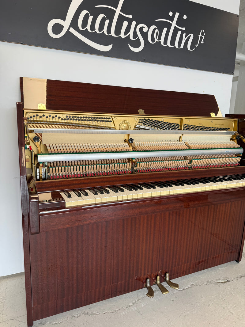 Yamaha M1J