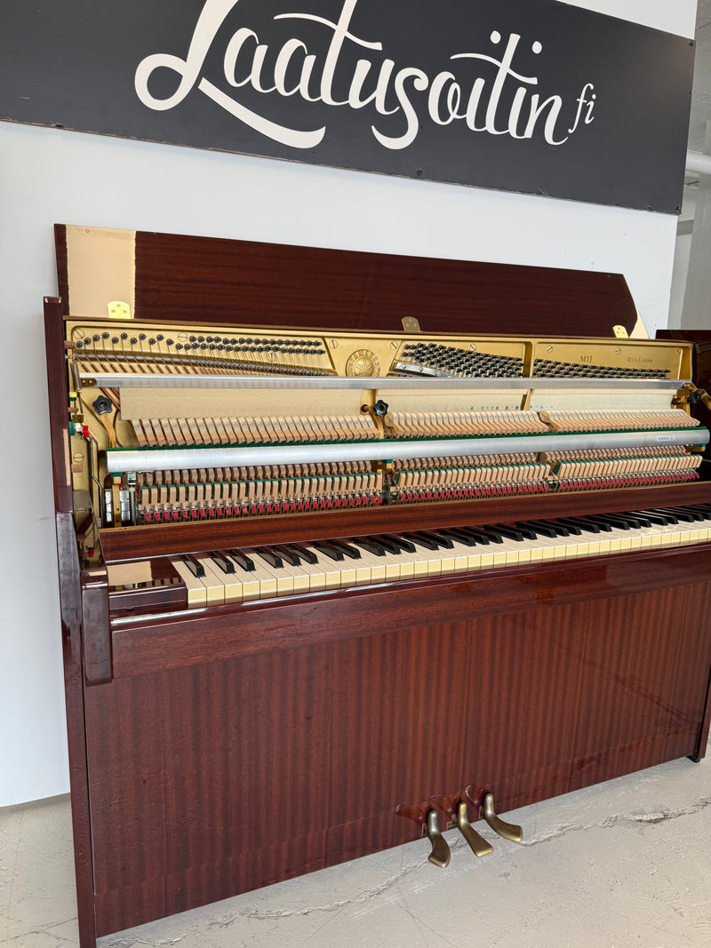 Yamaha M1J