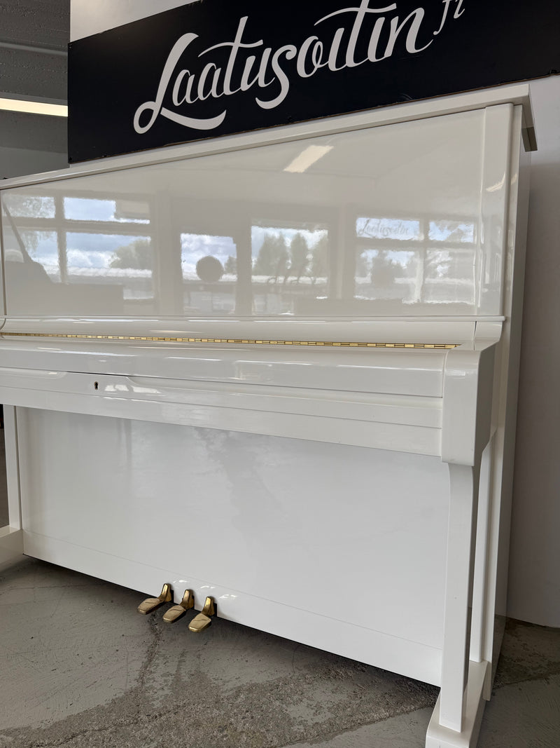 Yamaha U1A