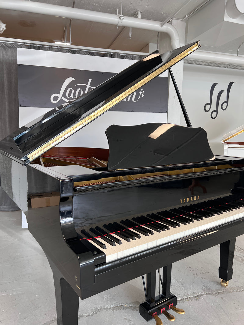 Yamaha C3