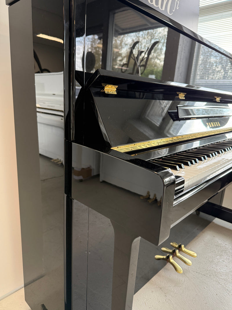 Yamaha B3