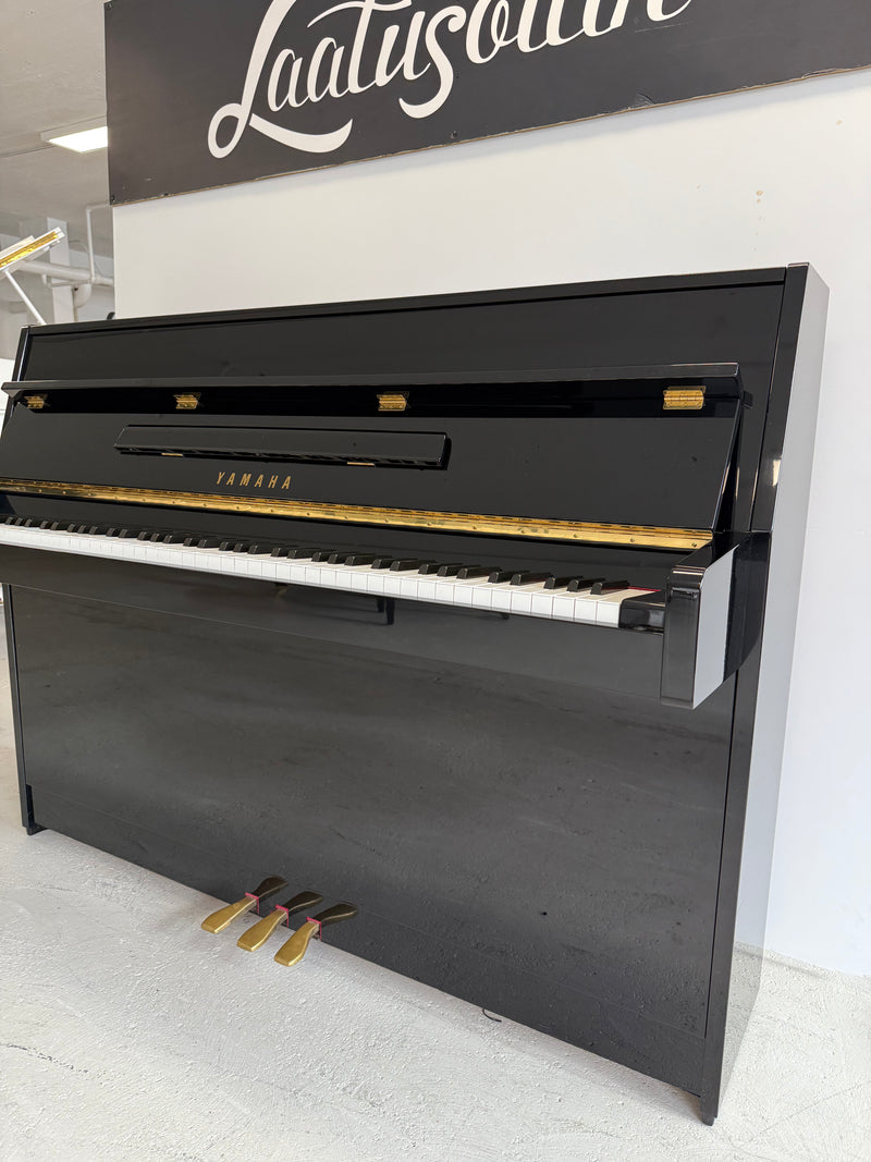 Yamaha C108