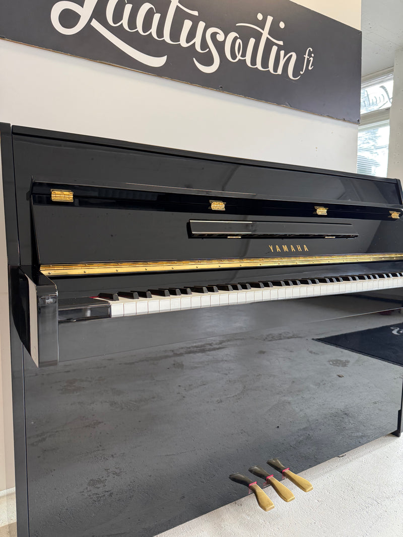 Yamaha C108