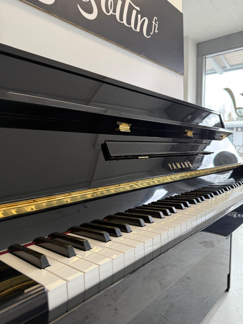 Yamaha C108