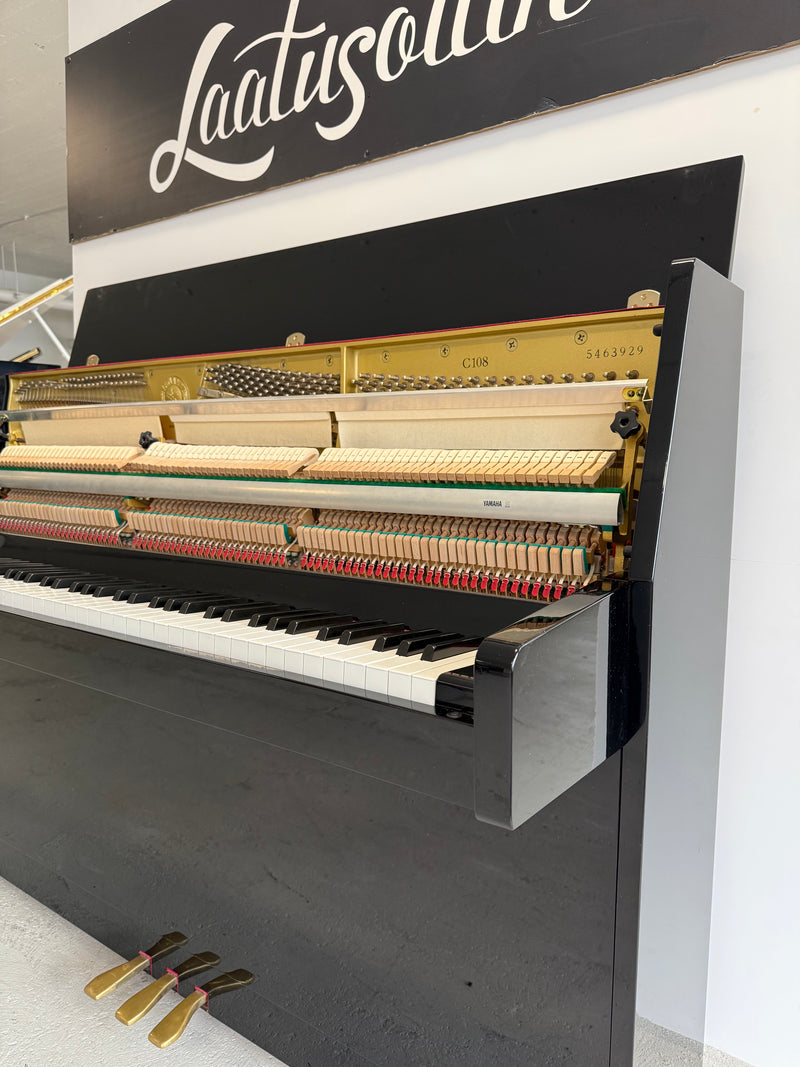 Yamaha C108