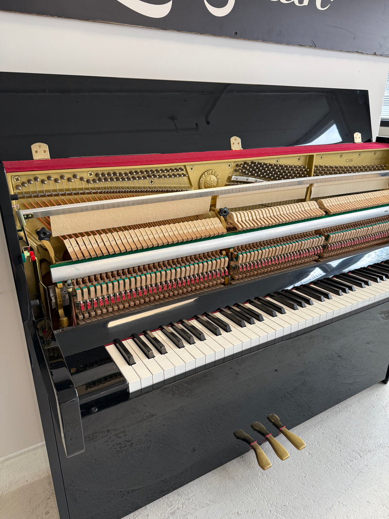 Yamaha C108