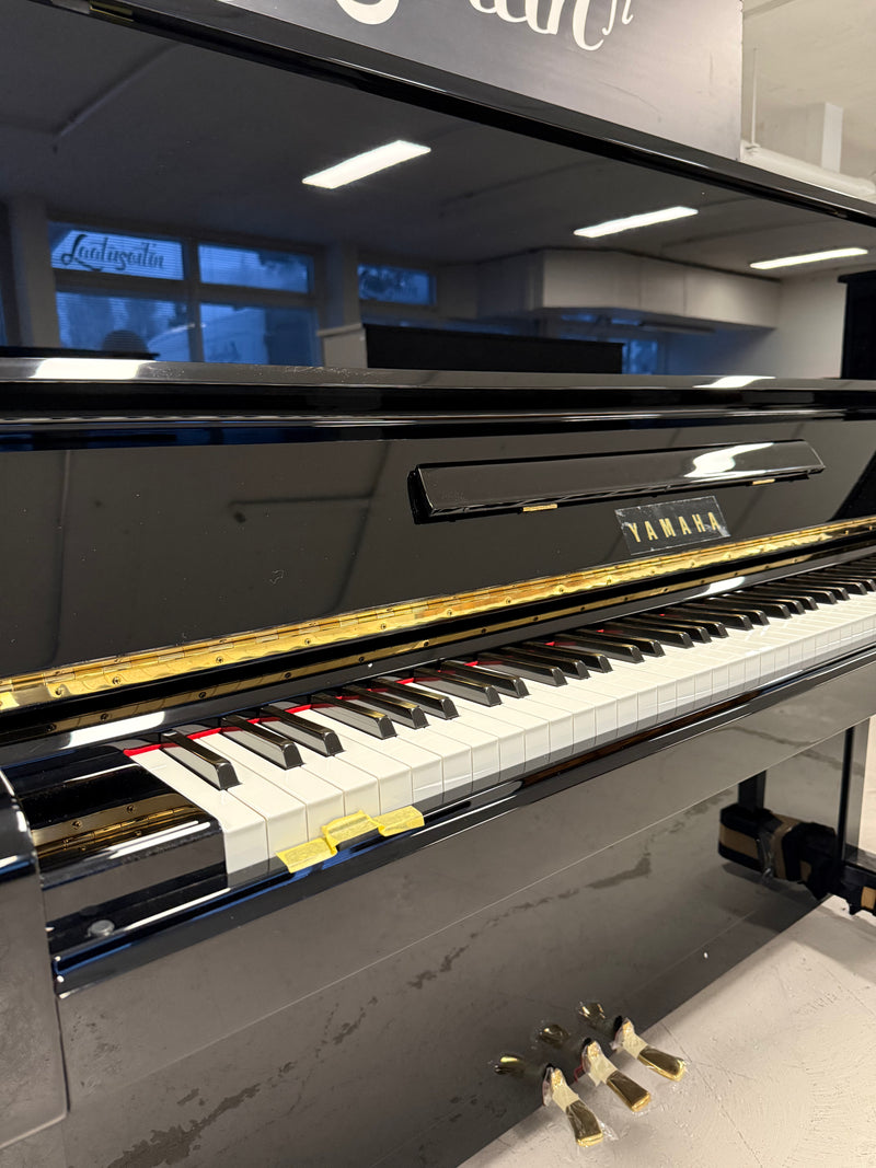 Yamaha U10BL
