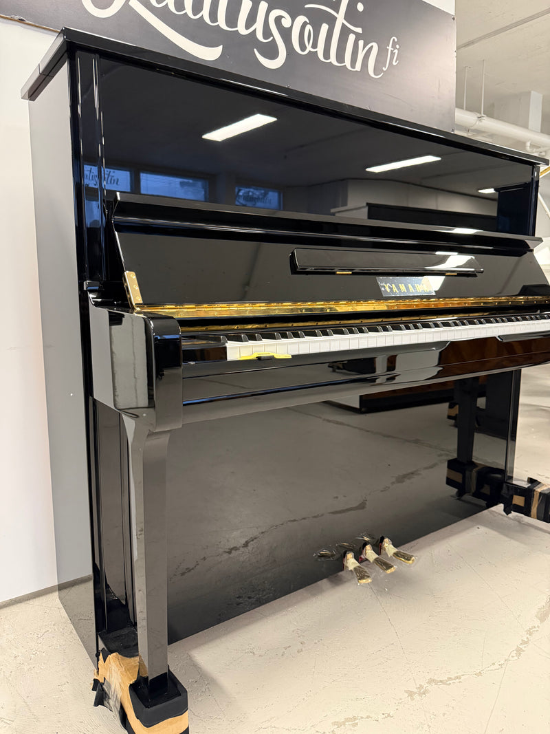 Yamaha U100