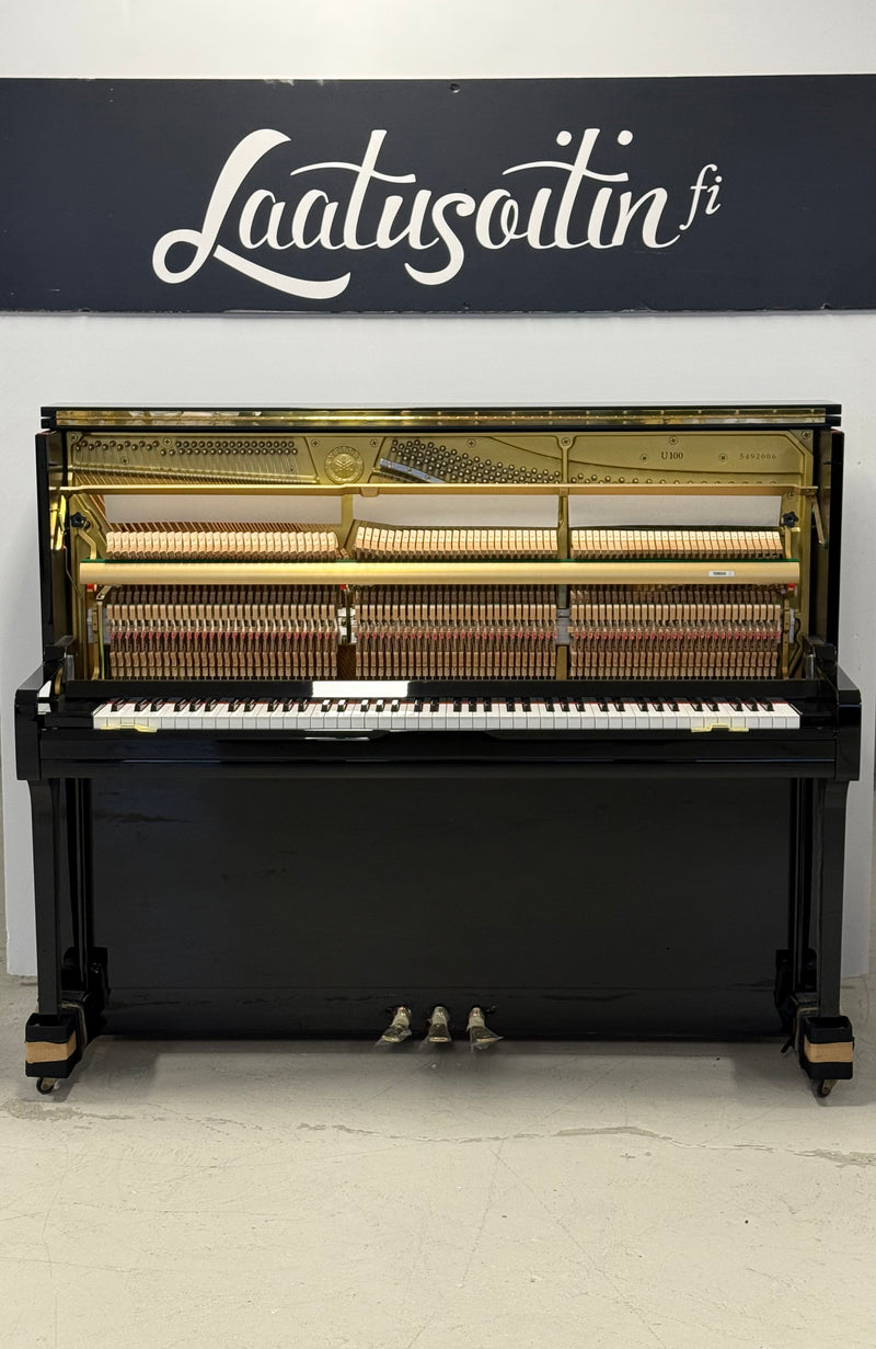 Yamaha U100