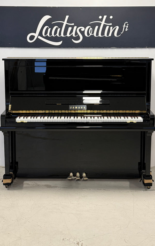 Yamaha U30A