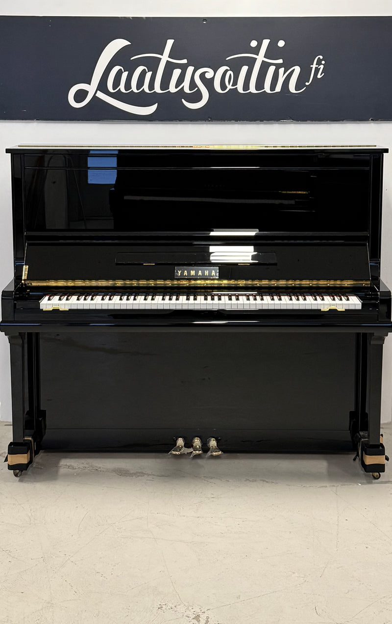 Yamaha U30A