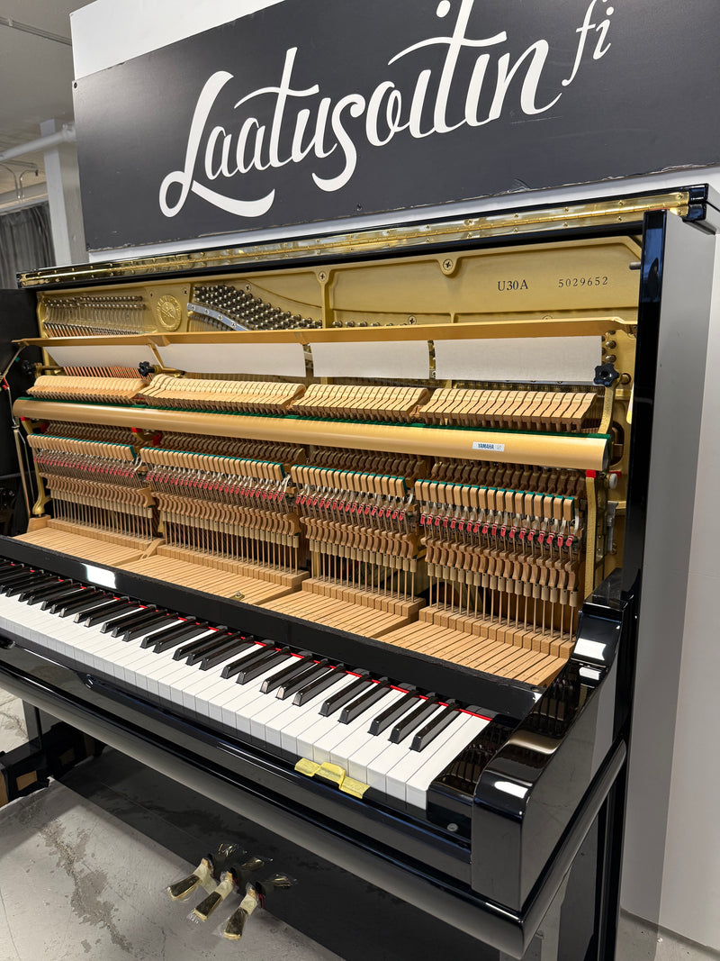 Yamaha U30A