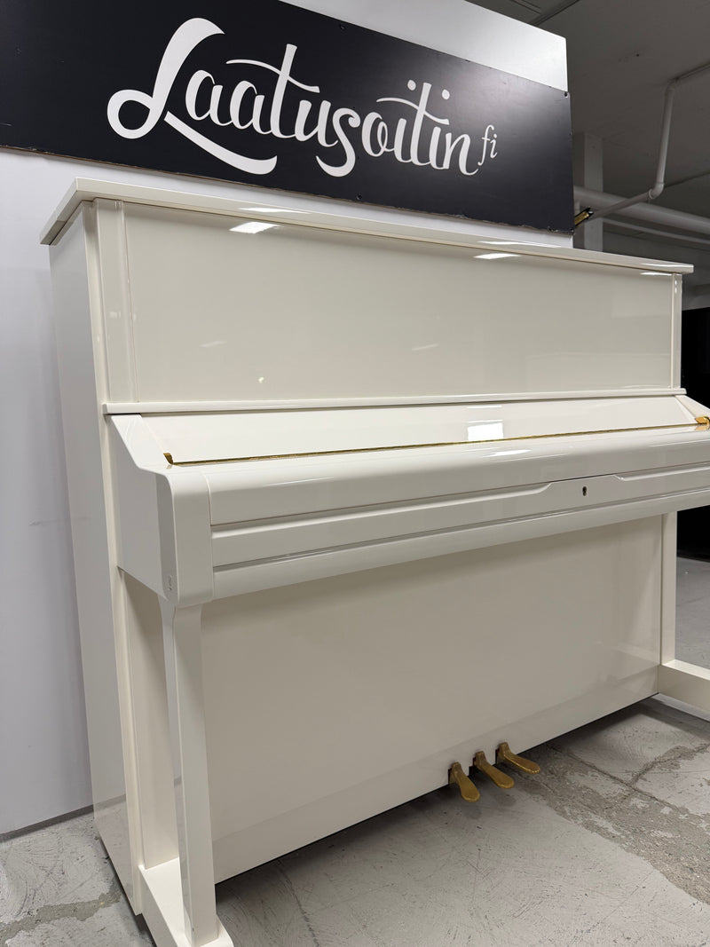 Yamaha U1