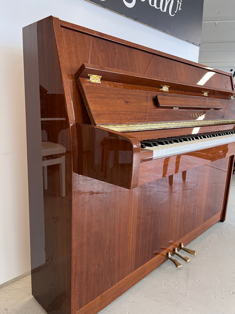 Yamaha P114N