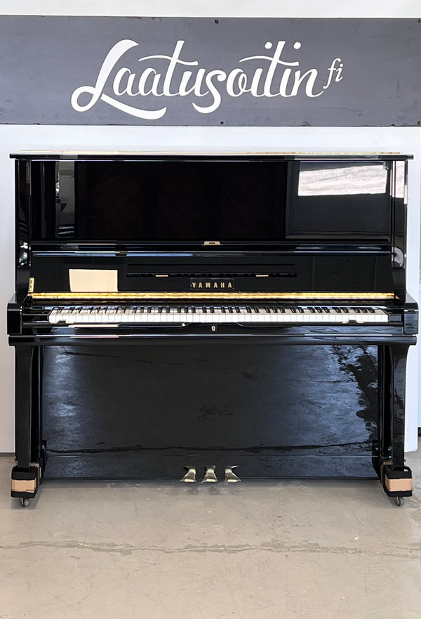 Yamaha U3