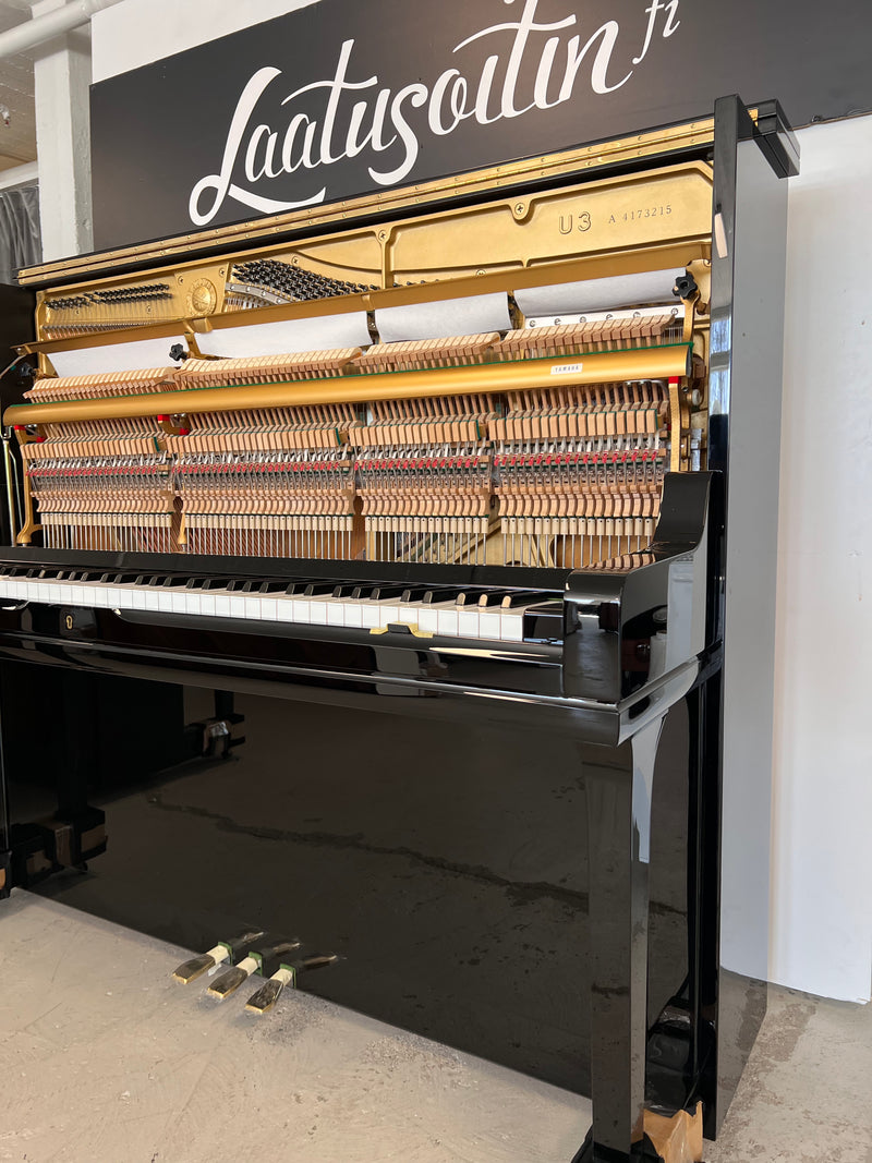 Yamaha U3