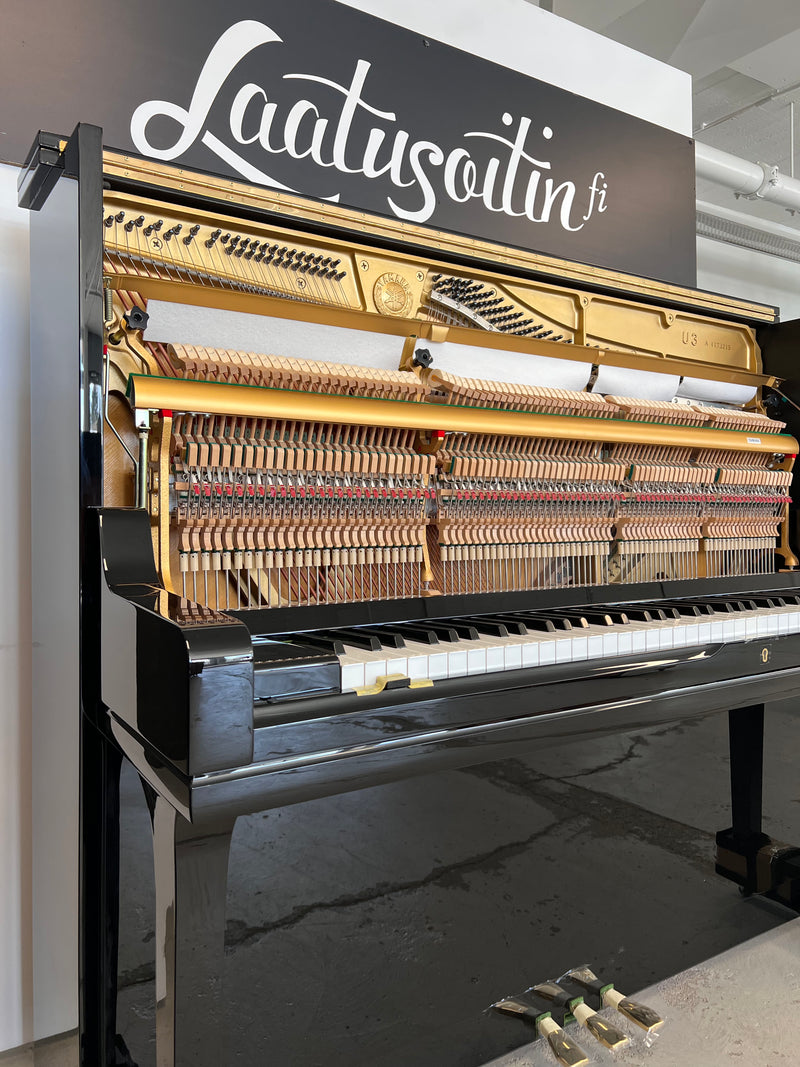 Yamaha U3