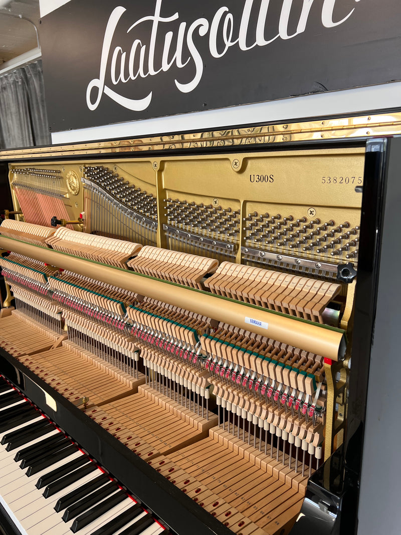 Yamaha U300S (ORIGINAL SILENT)