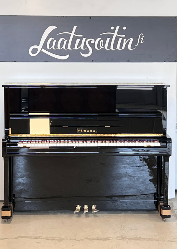Yamaha U100