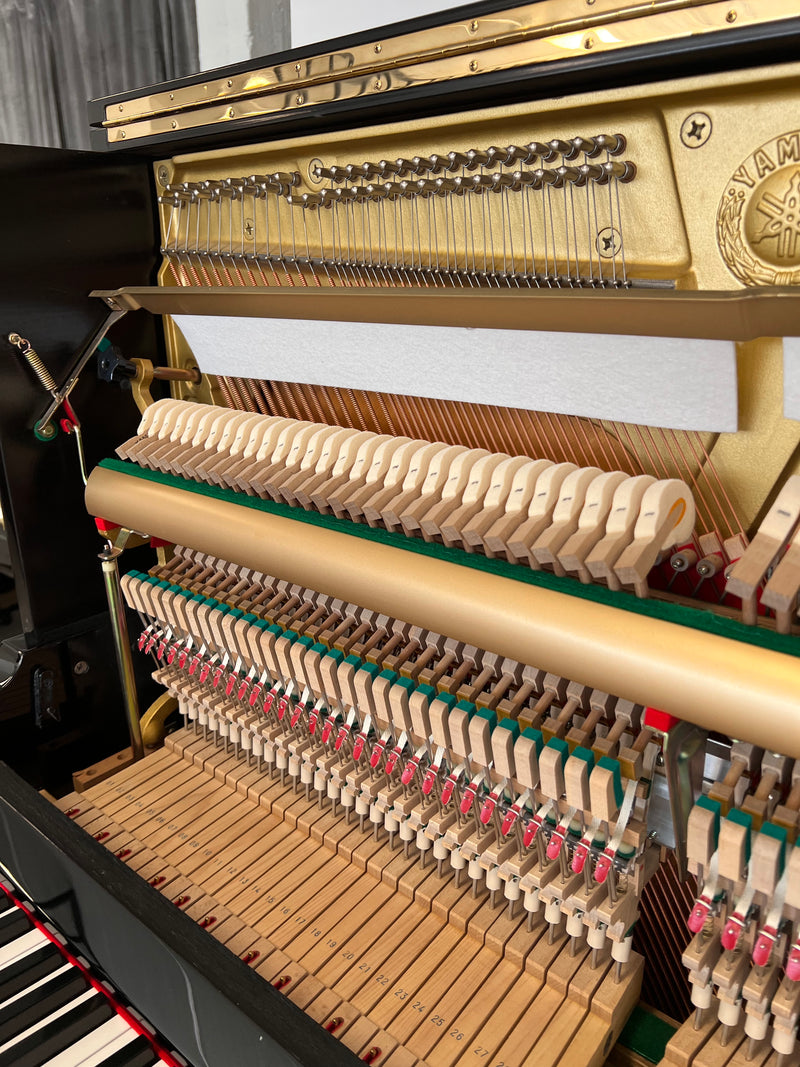 Yamaha U100