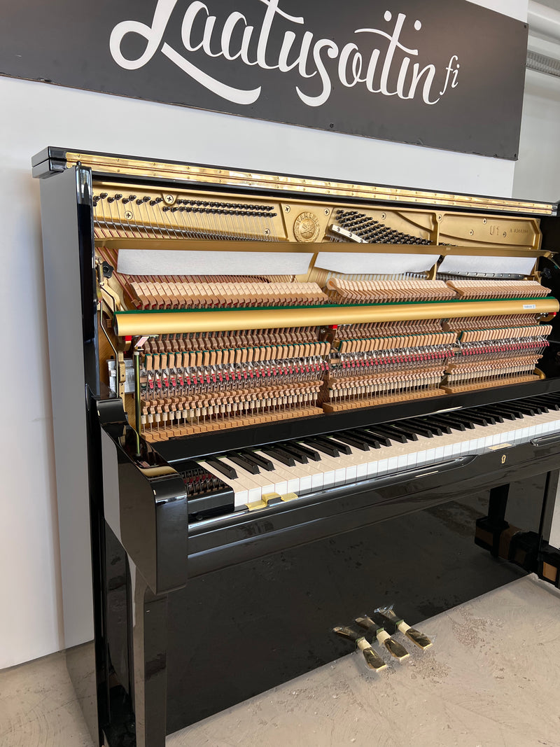 Yamaha U1
