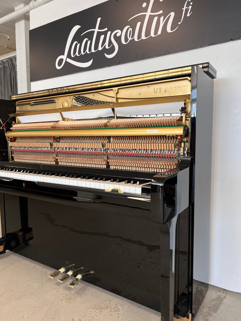 Yamaha U1