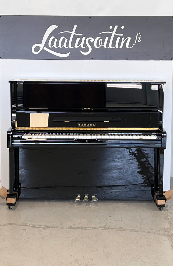 Yamaha U1