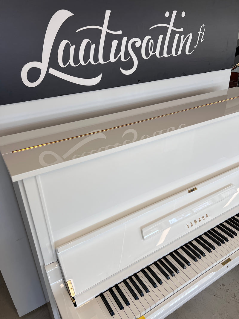 Yamaha U3