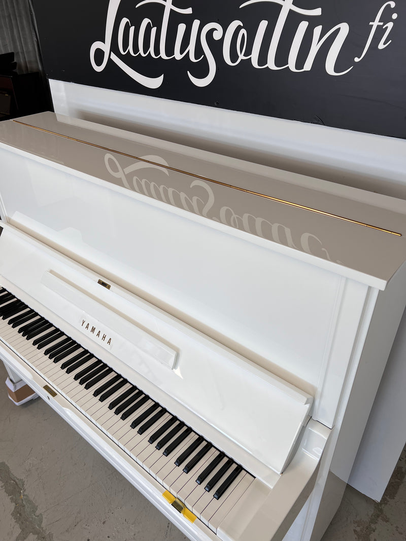 Yamaha U3