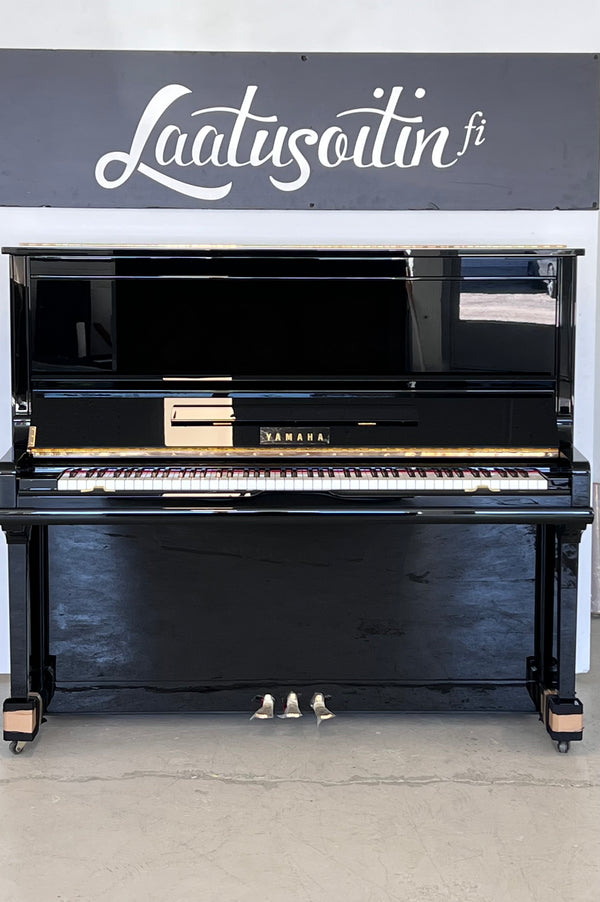 Yamaha U30A